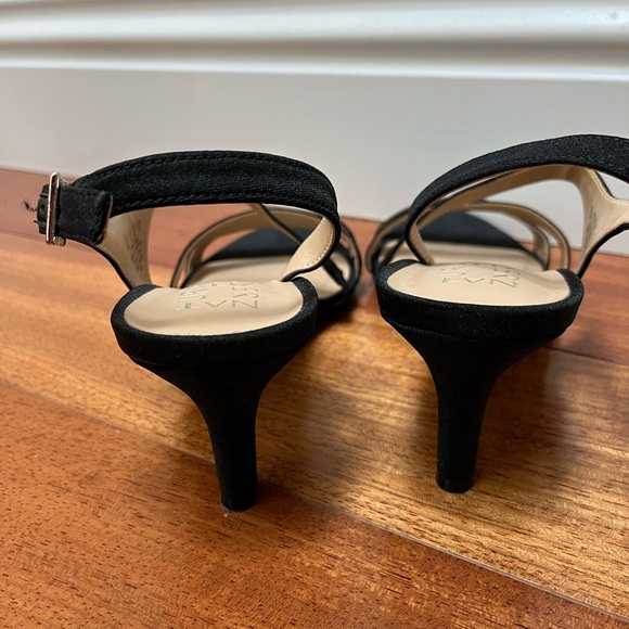 Naturalizer Black Fabric Strappy Taimi Heels Sandals Low Heel Formal Party Sz 8 - Picture 8 of 10